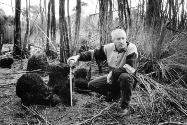 John Austin. Jeff bennett, CALM, D'Entrecasteaux NP, 2002 jbaphoto20020628A44